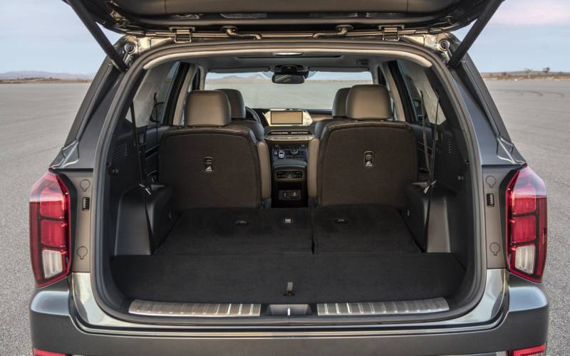 Comparison Hyundai Palisade Calligraphy 2021 vs Dodge Durango SRT